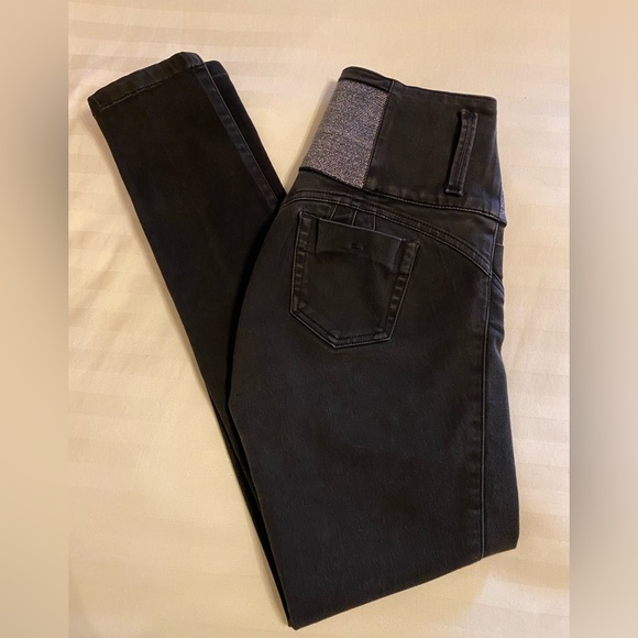 TISSINI High Rise Black Jeans with Silver Accents Columbian Lift Women’s Size 7 - Picture 3 of 4